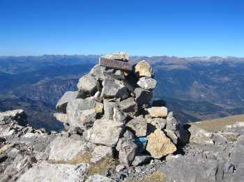 Fita al cim del Puig de la Canal Baridana