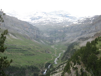 Vall d'Ordesa i al fons circ de Soaso