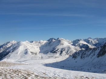 Vall de la Vinyola, i al fons la Coma d'en Garcia