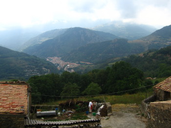 Casa de pagès. Al fons Ribes de Freser