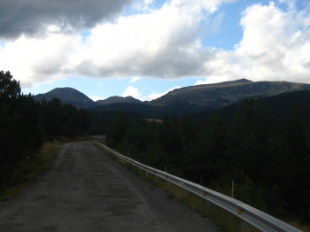 Carretera de Lles al refugi del Cap del Rec