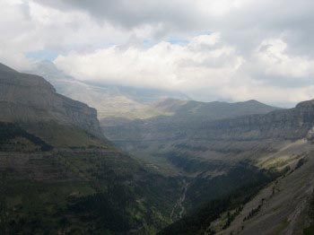 Vall d'Arazas, amb el Mont Perdut al fons