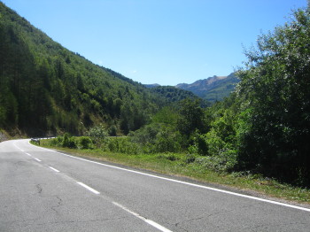 Carretera sortint d'Izaba