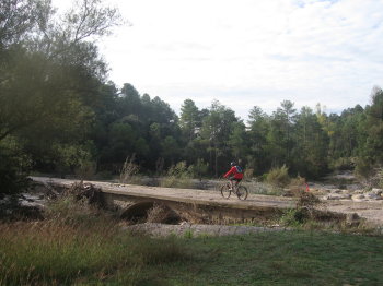 Pas pel Pont de les Canals